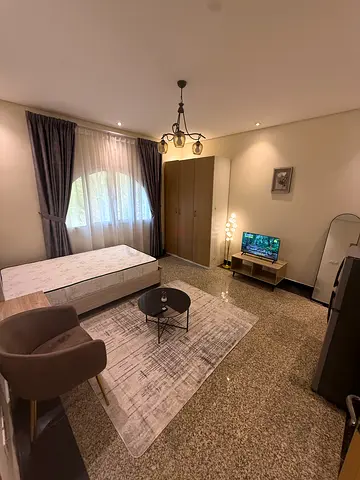 AMAZING MASTER ROOM AVAILABLE FOR ONE LADY