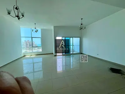 Maid's room - Built-in wardrobes - Excellent price - High floor - Sea view - Free maintenance - Good location - Close to all services