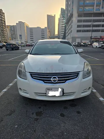 Family used Nissan Altima gcc in excellent condition