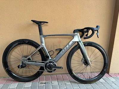 Scott Foil RC Ultimate Road Bike with ENVE Wheels and SRAM RED Groupset