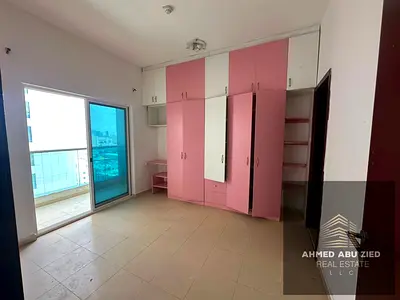 2 bathrooms - Built-in wardrobes - Parking space inside the tower - Open view