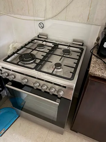 Stainless Steel 4-Burner Gas Cooker with Oven - Good Working Condition