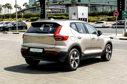 صورة 5 لـ 2024 Volvo XC40