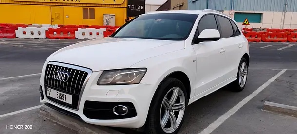2011 AUDI Q5 photo 1