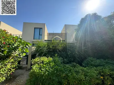 Rare opportunity: Furnished villa overlooking the garden — first buyer wins