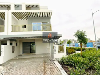 3BR Townhouse | Vacant| L shape Garden| Private Roof Terrace