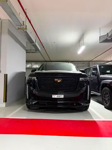Cadillac Escalade Sport Platinum 2021 | GCC Specs | Low Mileage
