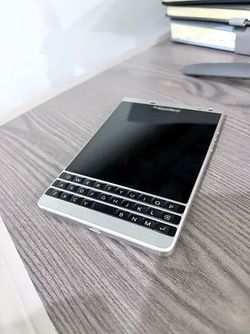Blackberry passport (sim not working)