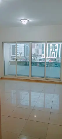 🔥 فرصة ذهبية للإيجار في المجاز 2! أول ساكن، غرفتين وصالة بمساحة كبيرة، خزائن بالحائط وبلكونة كبيرة، تكييف على المالك، 50 ألف للعائلات فقط.