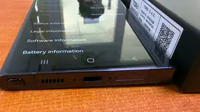 Samsung Galaxy phone with box — used, good condition just small crack on back glass complete acces