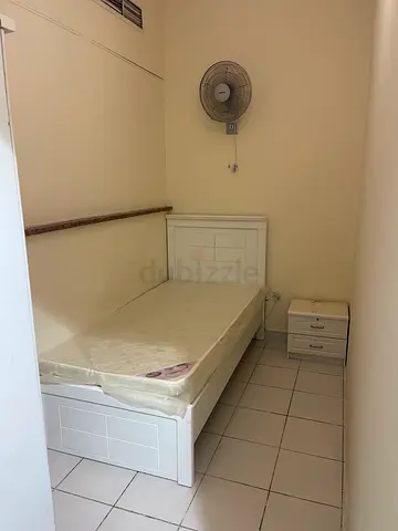Full closed partition available in France p02