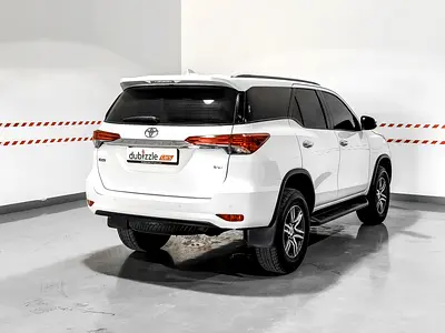 صورة 6 لـ 2021 Toyota FORTUNER