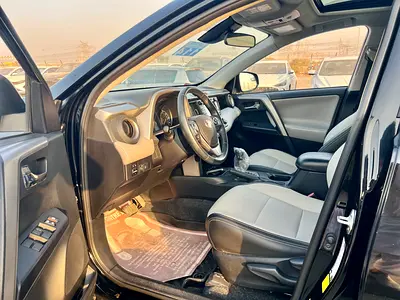 2018 Toyota RAV 4 — фото 11