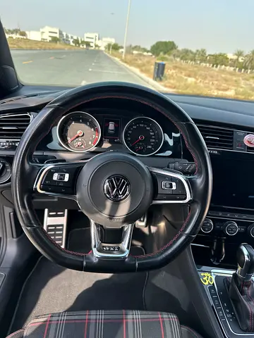 صورة 12 لـ 2017 Volkswagen GOLF GTI