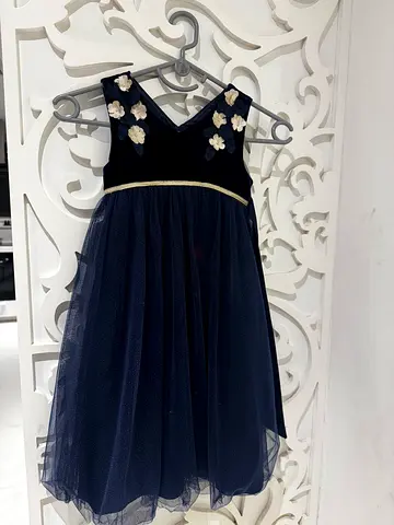 Navy blue girls party dress with tulle skirt and floral appliqué (size approx 6-8)