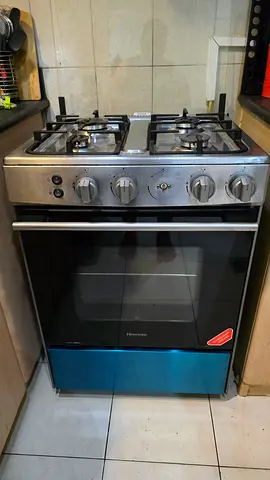 Used Samsung Gas Cooker with Oven - 4 Burners, Good Condition