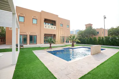 Single Row | Corner Villa | Fully Renovated