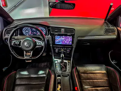 صورة 9 لـ 2019 Volkswagen GOLF GTI