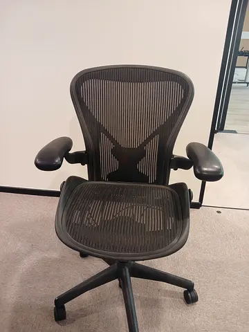 Sellend Herman Miller Aeron office chair typ B and C