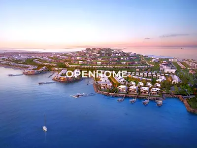 Refined Waterfront Sanctuary-Top Notch Lifestyle Amenities