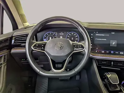 صورة 10 لـ 2024 Volkswagen TOUAREG