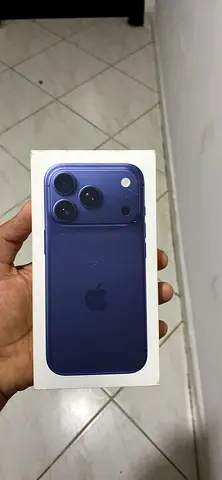iPhone 17 pro 256gb (e-sim) with box under warranty barely used just like new