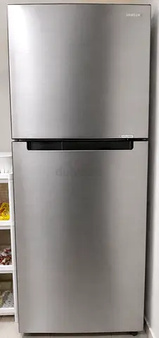 Samsung Top Freezer Refrigerator - Silver, Good Condition
