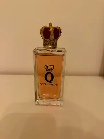 Dolce & Gabbana 'The One' women's perfume bottle
