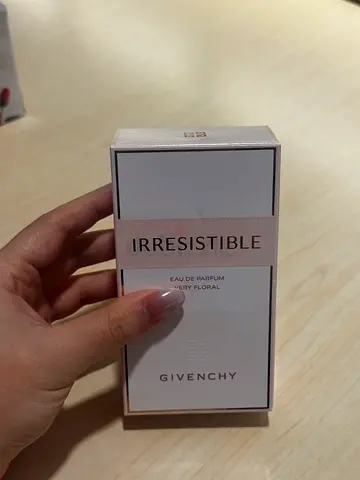 Givenchy Irresistible Eau de Parfum - very little used. With Box