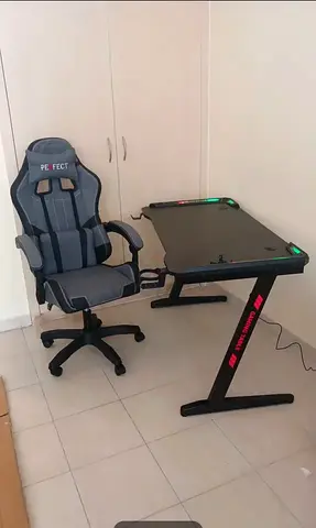 Gaming Desk and Ergonomic Gamer Chair Set - Good quality