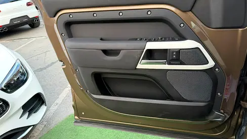 Land Rover Defender 110 SE P400, миниатюра 15