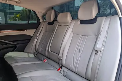 2025 FORD TAURUS 照片 12