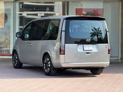 2023 Hyundai STARIA photo 3