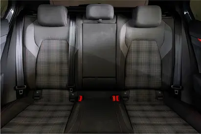 صورة 12 لـ 2024 Volkswagen GOLF GTI