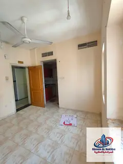 Spacious studio in Al Majarra near Corniche & Museum! Separate kitchen, free parking & easy payment 