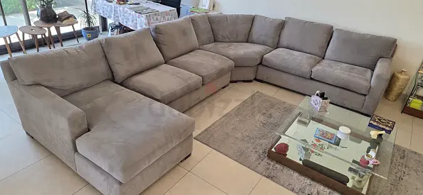 Selling high quality crate & barrel u sahpe sofa like a new