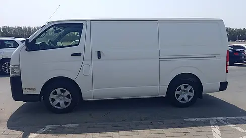 صورة 10 لـ 2022 Toyota HIACE