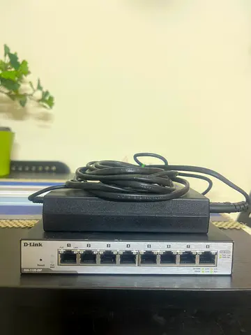 D-Link Switch- 8 Port-1Gig-POE with Adapter