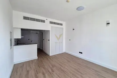 MODERN RENOVATED STUDIO | BALCONY | COMMUNITY VIEW
