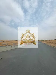 For sale in Sharjah – Al Baleedah 1 area, strategic location next to the mosque and services freeh
