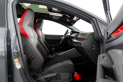 صورة 8 لـ 2024 Volkswagen GOLF GTI