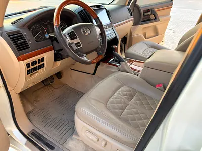 2014 Toyota LAND CRUISER 照片 6