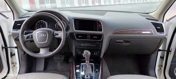 2011 AUDI Q5 photo 9