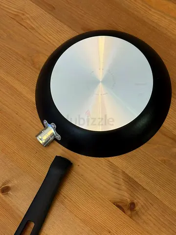 New pan / hand broken