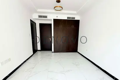 Near Mall | Vacant | Huge Layout