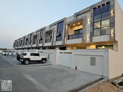 A unique opportunity to own a townhouse with a modern design and diverse spaces, suitable for family living and investment.