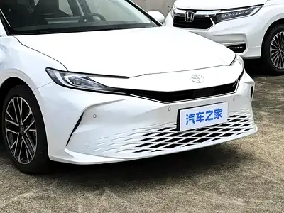 صورة 4 لـ 2025 Toyota CAMRY