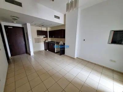 1BHK | READY TO MOVE | BRIGHT UNIT | OPEN KITCHEN