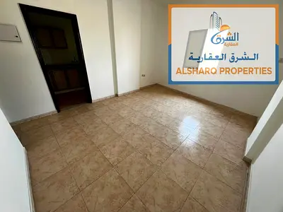 غرفة وصالة_ بلكونة _ مساحة كبيرة _بجوار ميناء عجمان  ونستو هايبر ماركت_ سهل المخرج للشارقة ودبي
