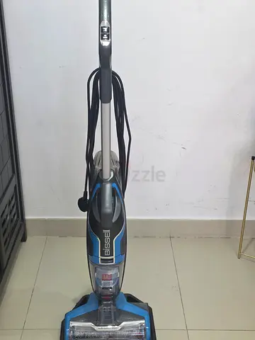 Bissell upright carpet cleaner / vacuum in good working condition